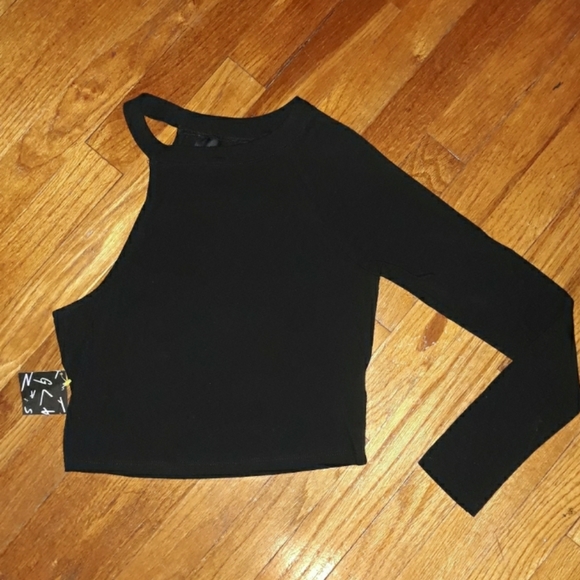 Crop Top - Picture 4 of 4